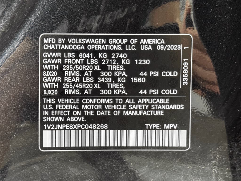 2023 Volkswagen ID.4 view 28