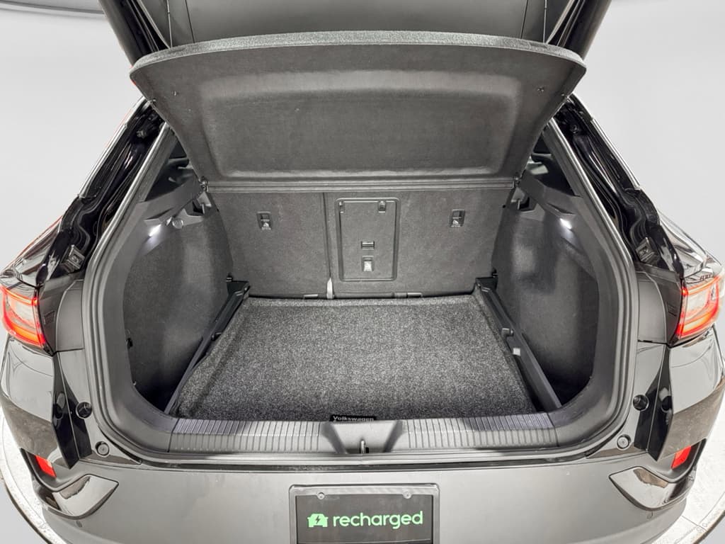 2023 Volkswagen ID.4 view 26
