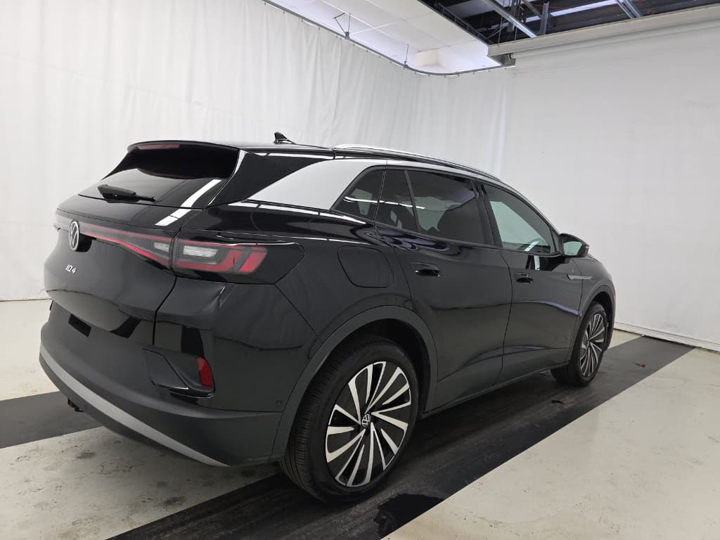 2023 Volkswagen ID.4 view 3