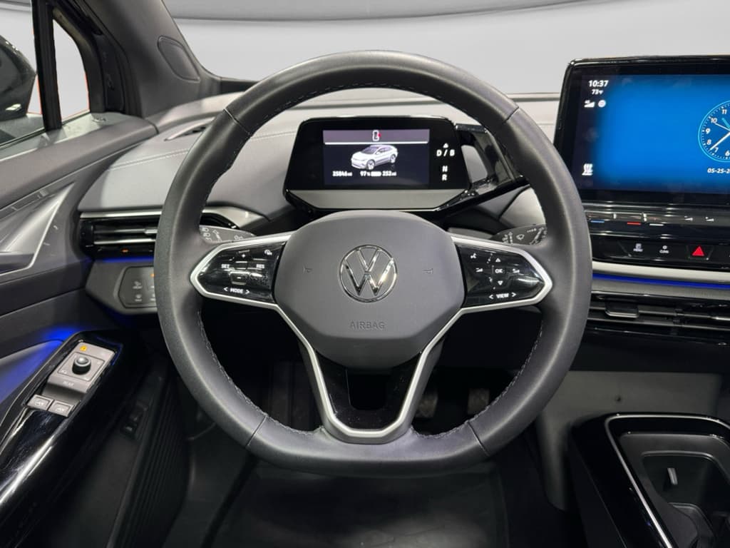 2023 Volkswagen ID.4 view 9