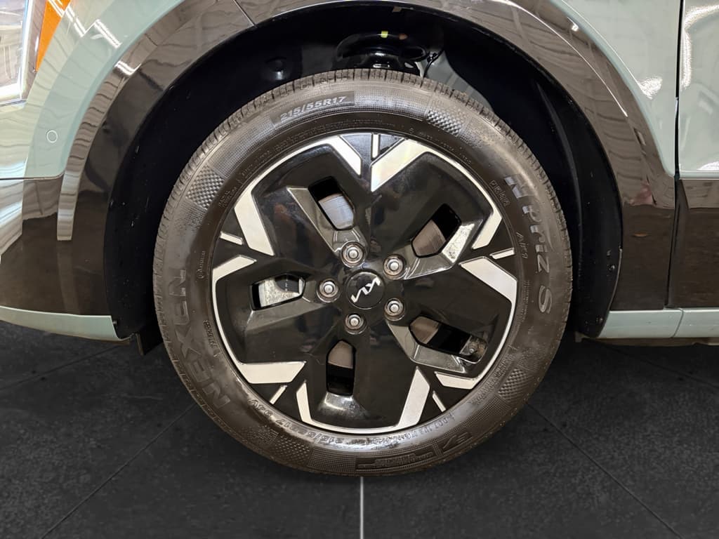 2023 Kia Niro EV view 30