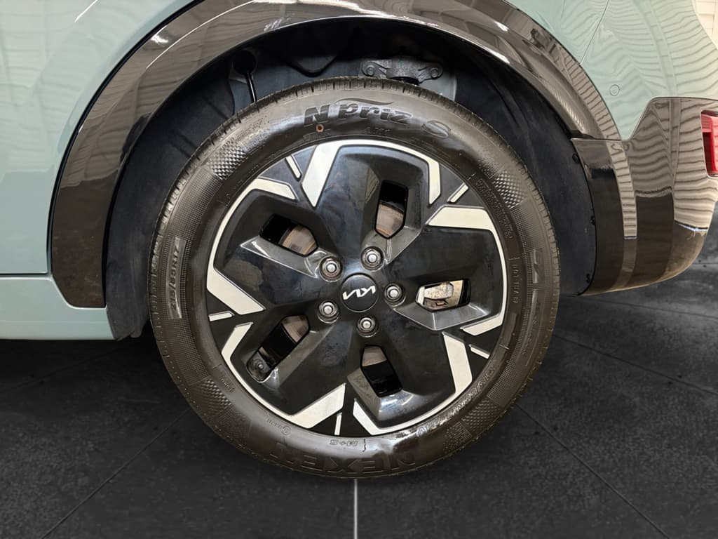 2023 Kia Niro EV view 32