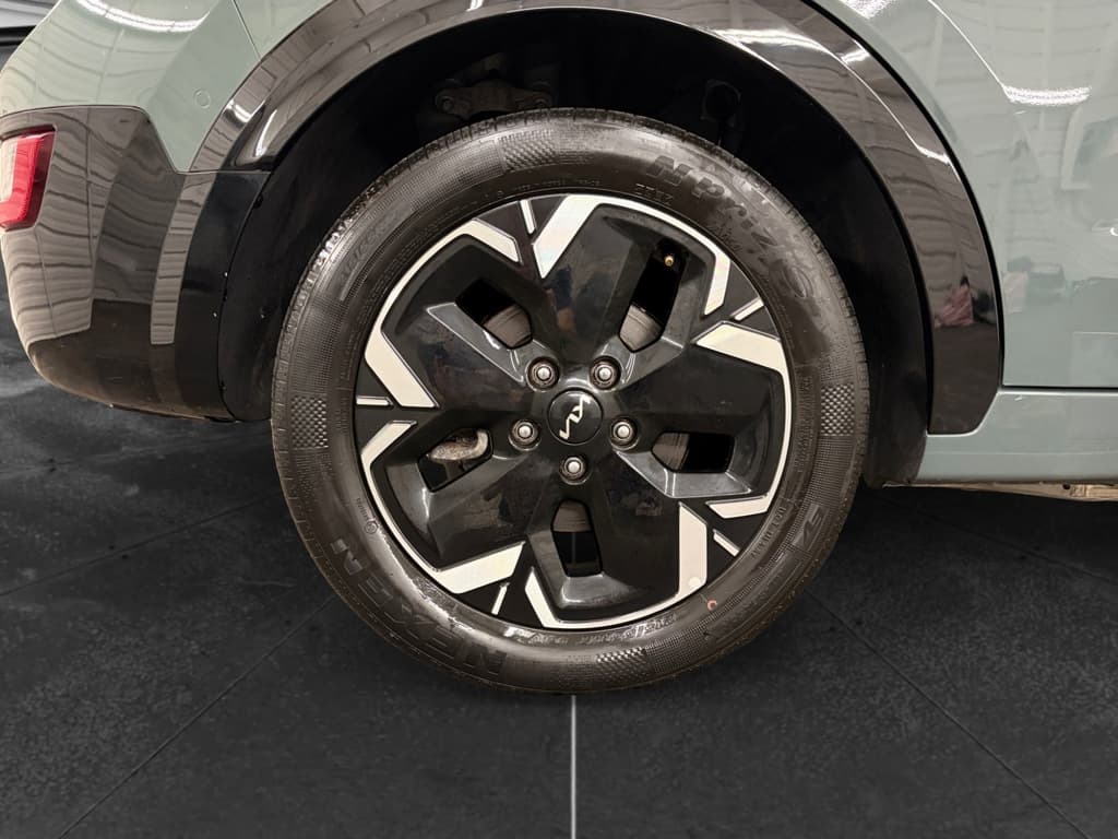 2023 Kia Niro EV view 36