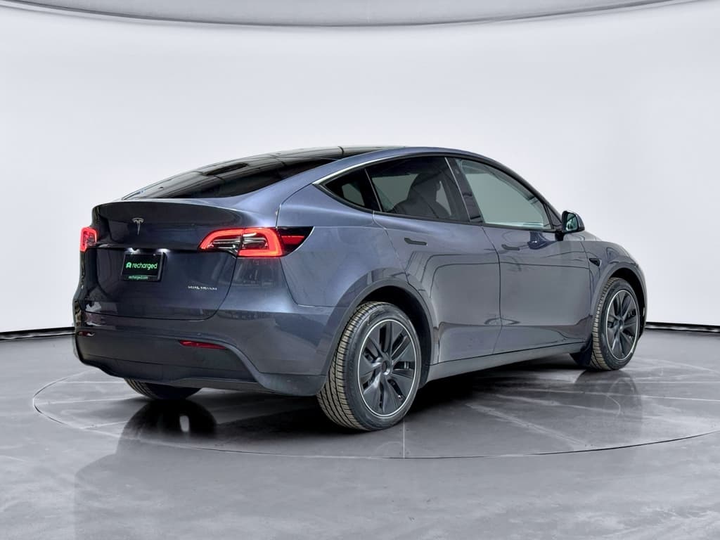 2023 Tesla Model Y view 3