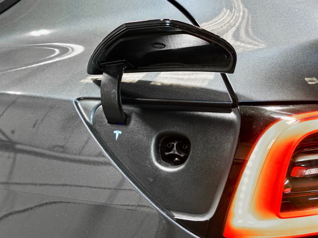 2023 Tesla Model Y view 5