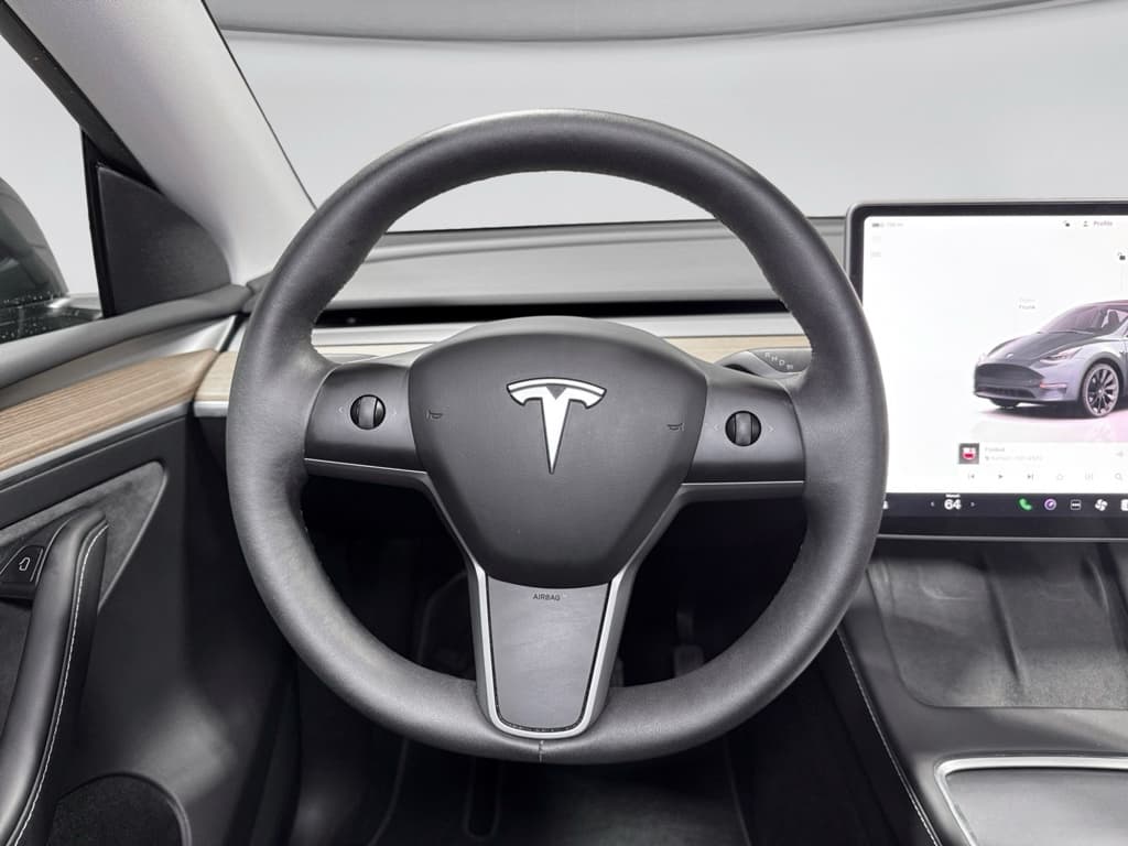 2023 Tesla Model Y view 7