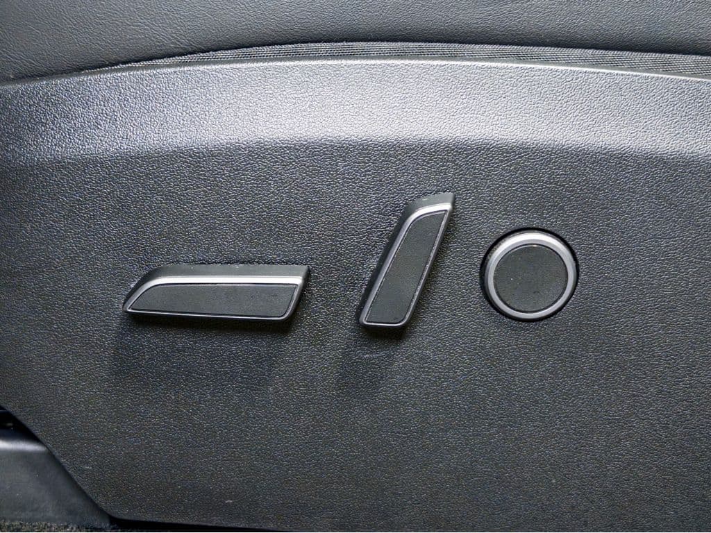 2023 Tesla Model Y view 6