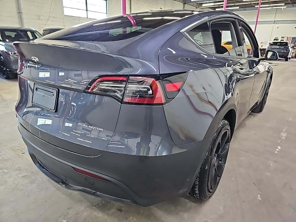 2023 Tesla Model Y view 3