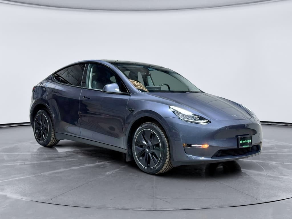2023 Tesla Model Y view 4