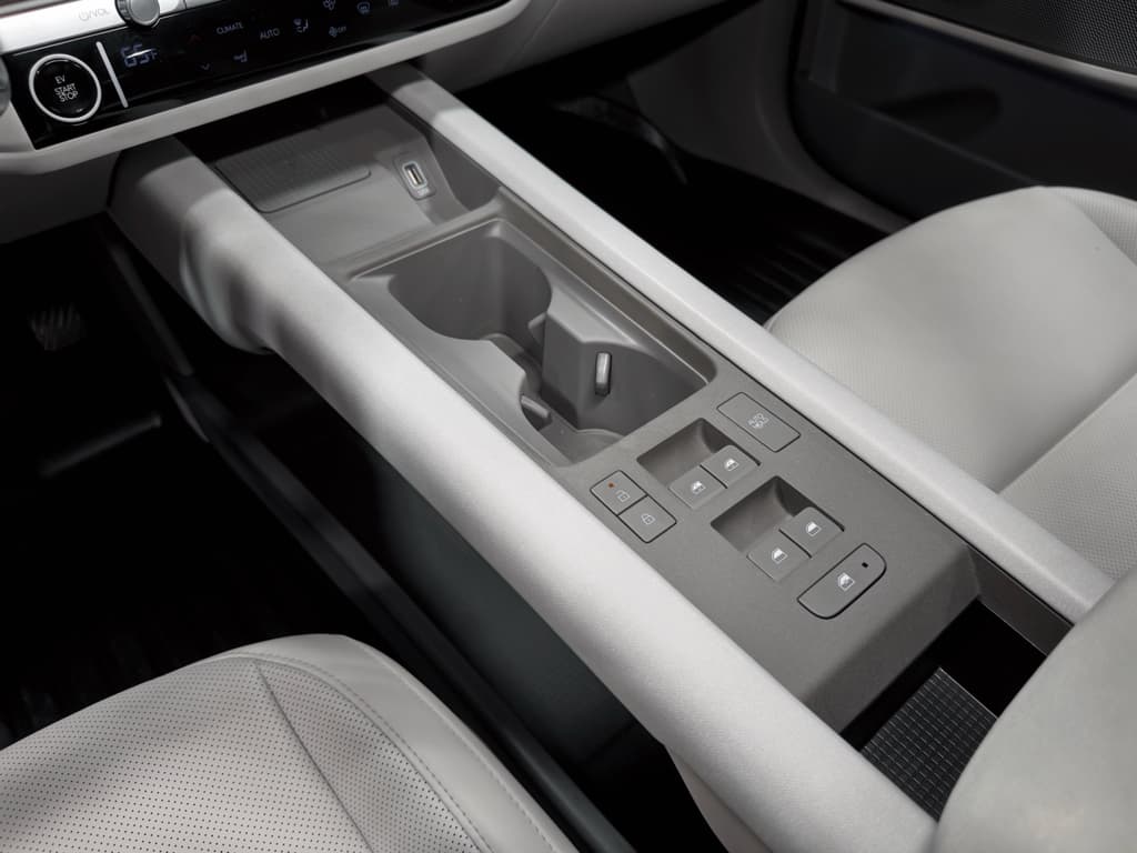 2023 Hyundai IONIQ 6 view 18