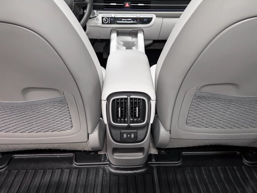 2023 Hyundai IONIQ 6 view 21