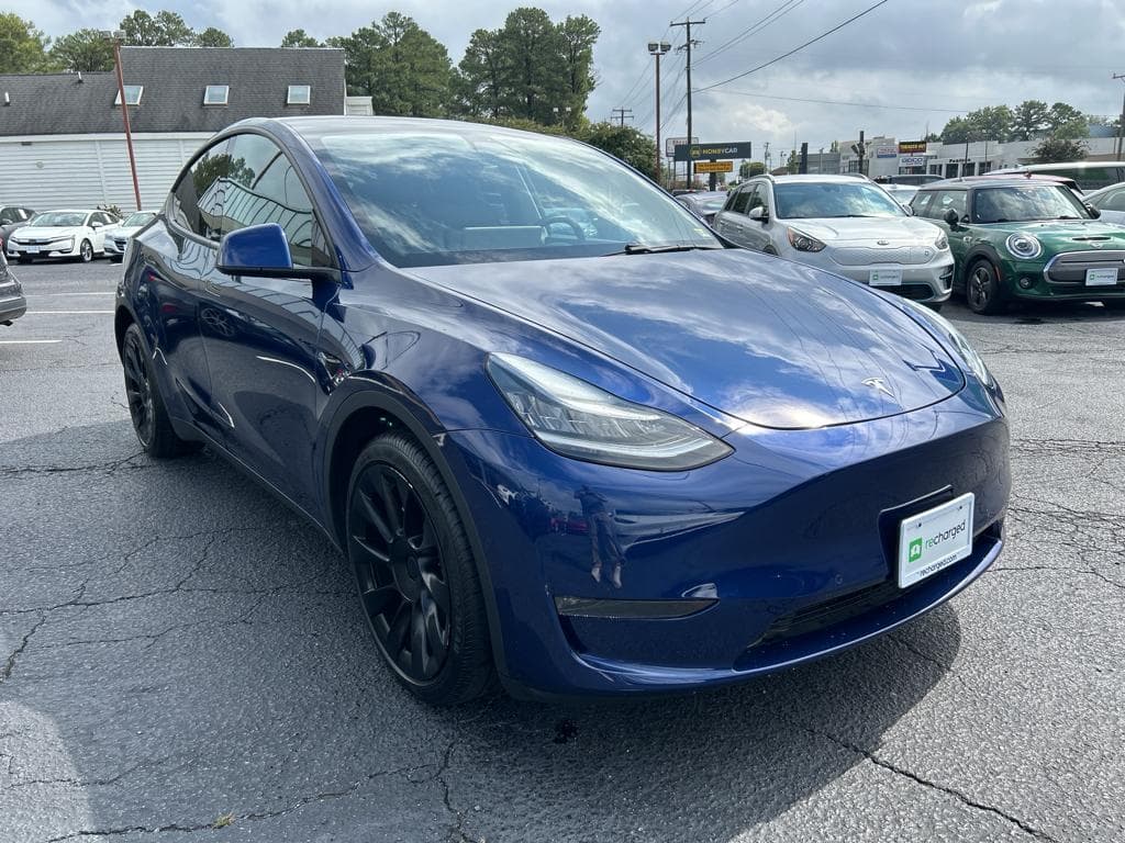 2020 Tesla Model Y view 4