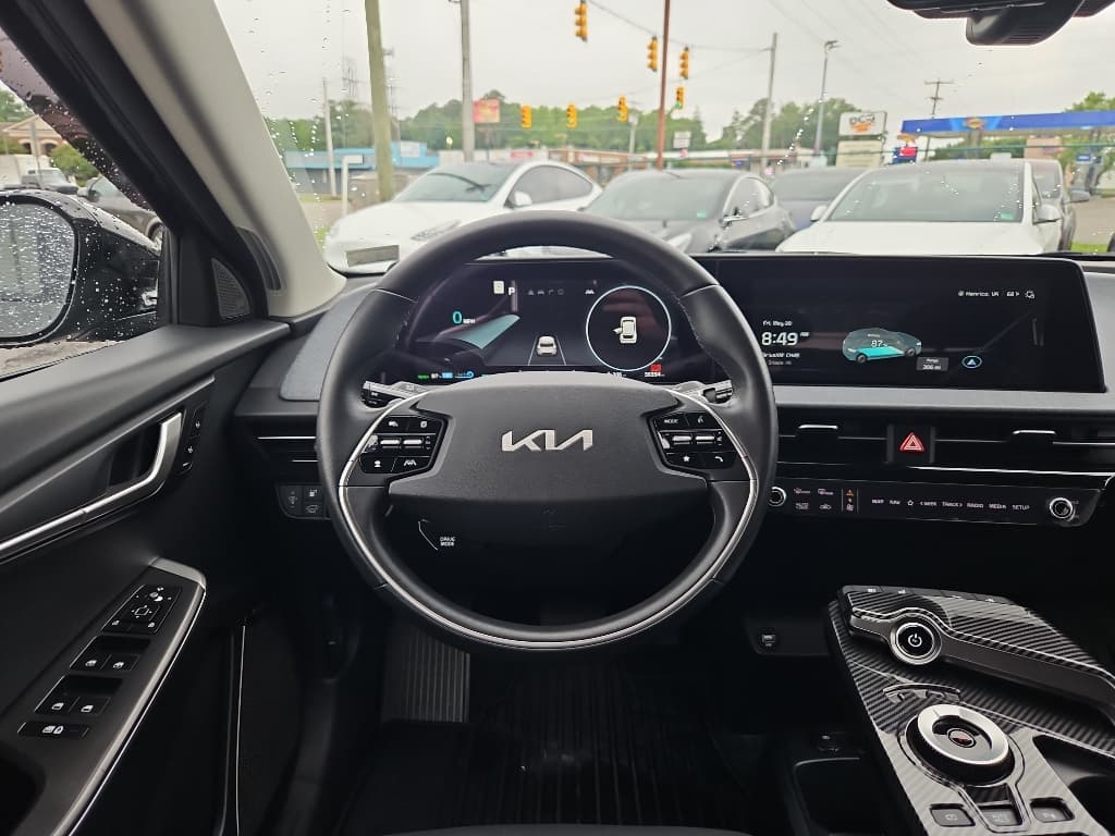 2022 Kia EV6 view 11
