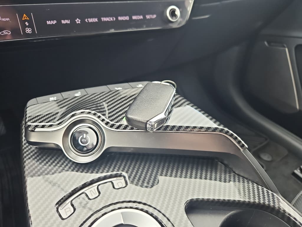 2022 Kia EV6 view 29