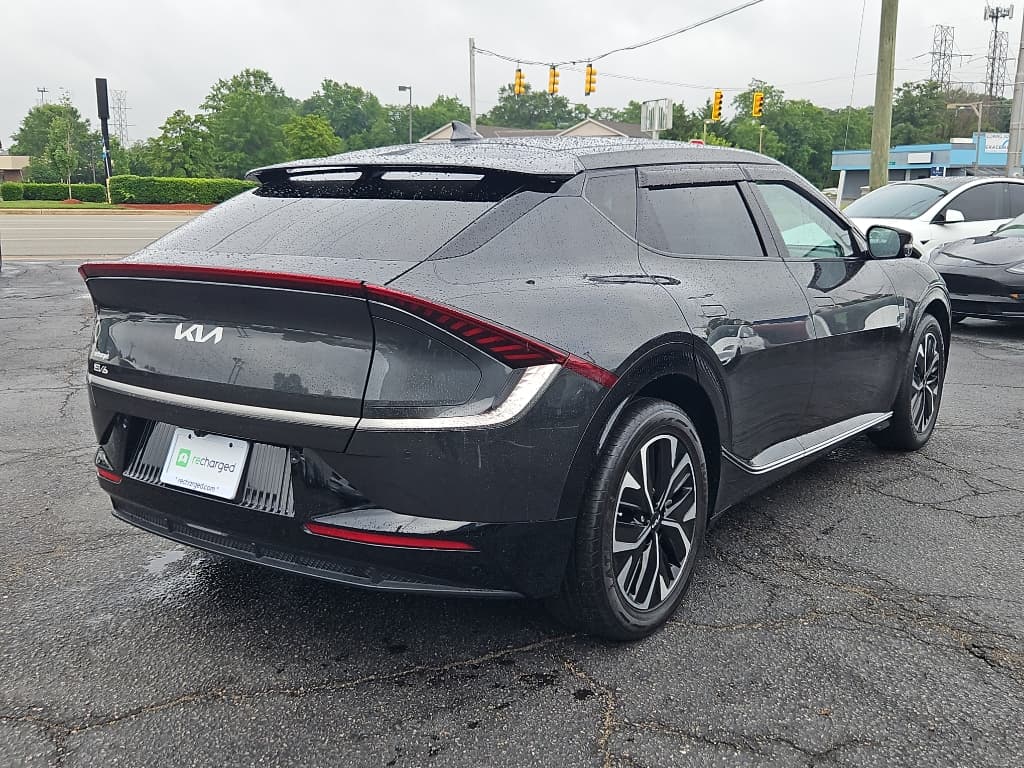 2022 Kia EV6 view 6