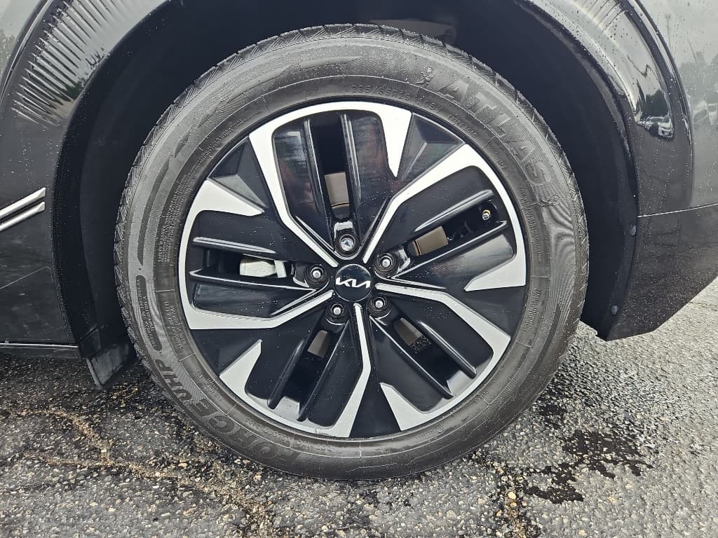2022 Kia EV6 view 34