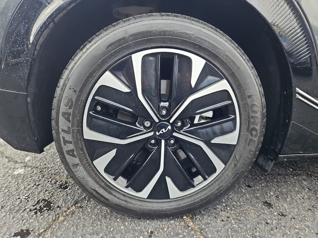 2022 Kia EV6 view 36