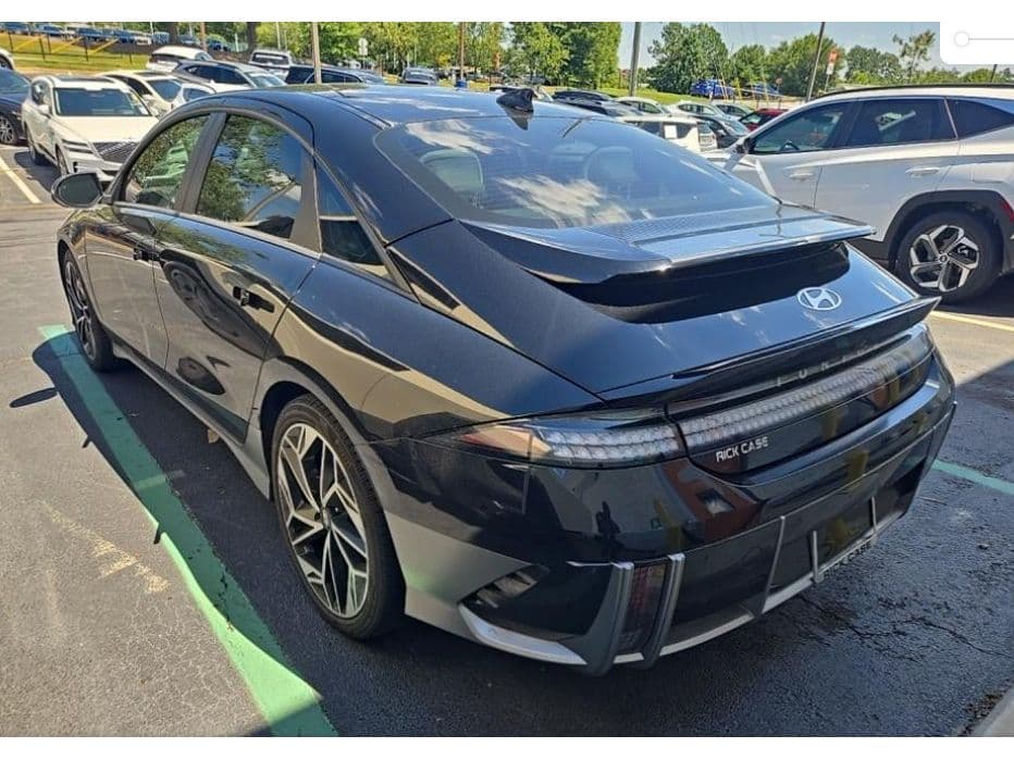 2023 Hyundai IONIQ 6 view 2