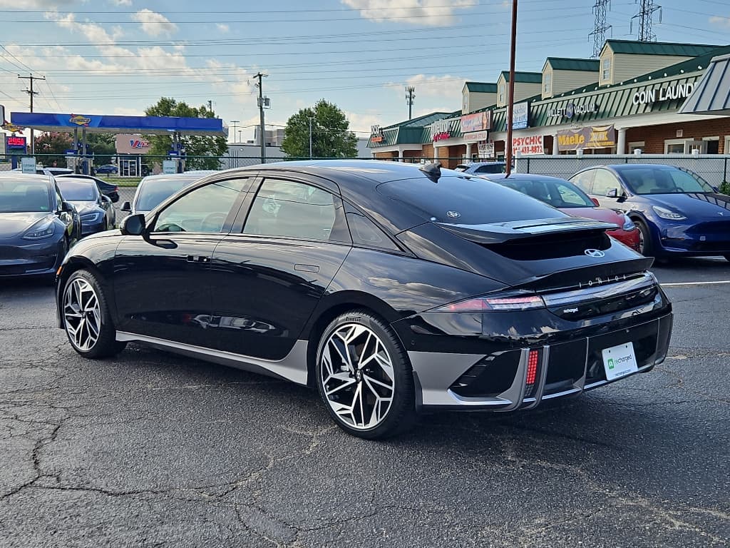 2023 Hyundai IONIQ 6 view 2