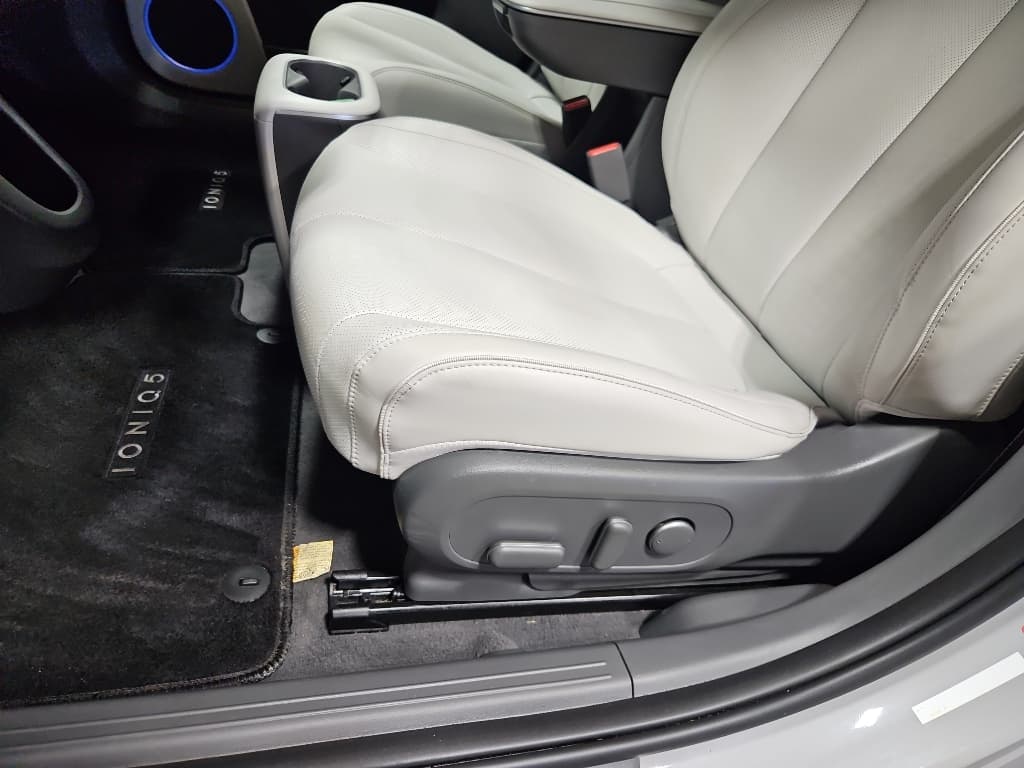 2022 Hyundai IONIQ 5 view 7