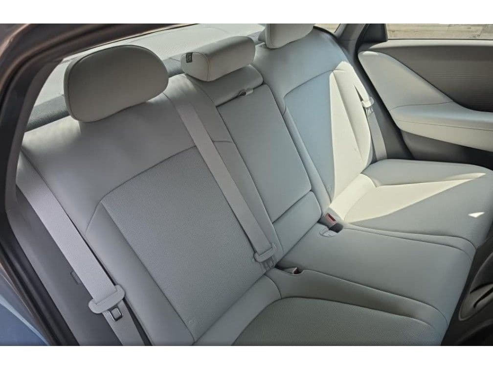 2023 Hyundai IONIQ 6 view 6