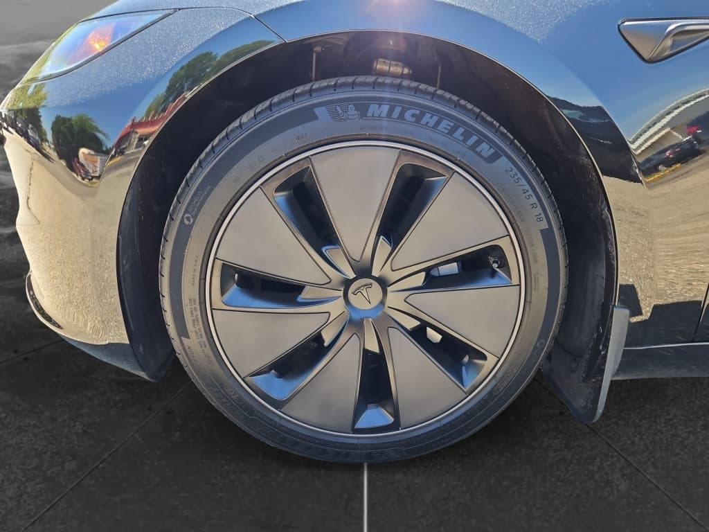 2025 Tesla Model 3 view 34
