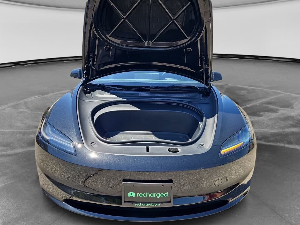 2025 Tesla Model 3 view 25