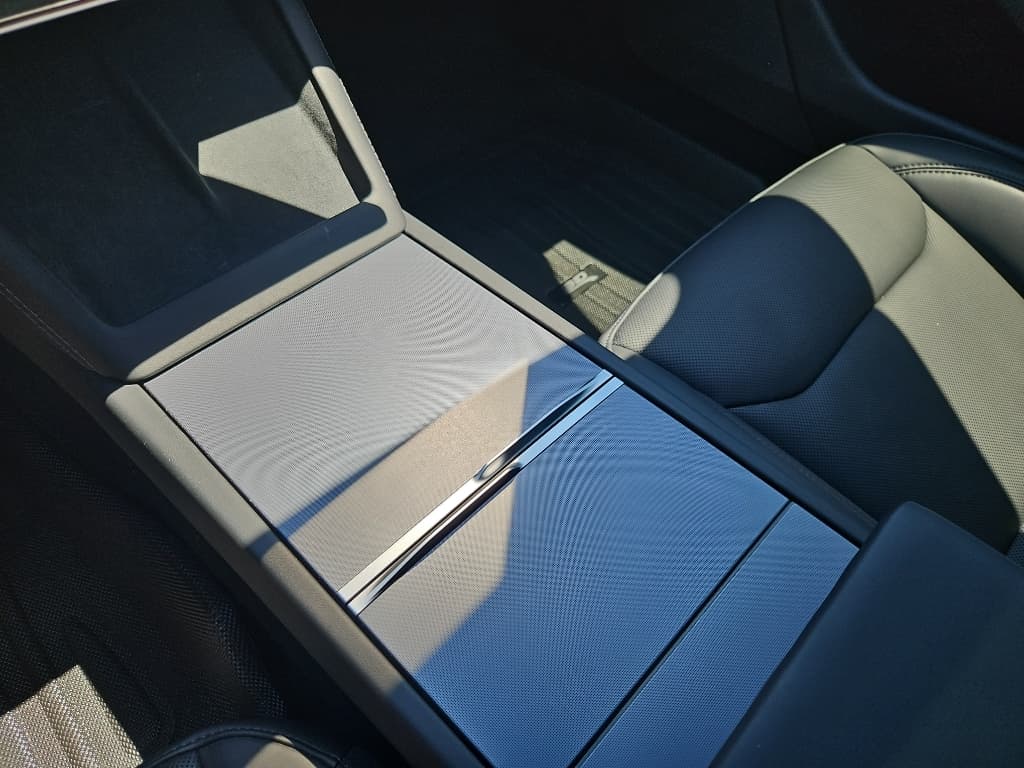 2025 Tesla Model 3 view 19