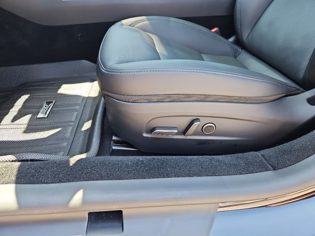 2025 Tesla Model 3 view 6