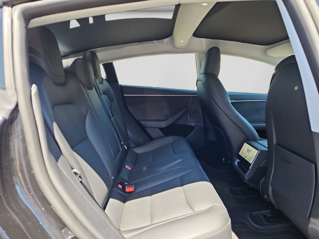 2025 Tesla Model 3 view 23