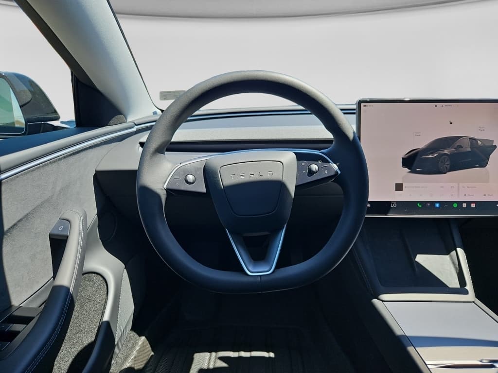 2025 Tesla Model 3 view 7