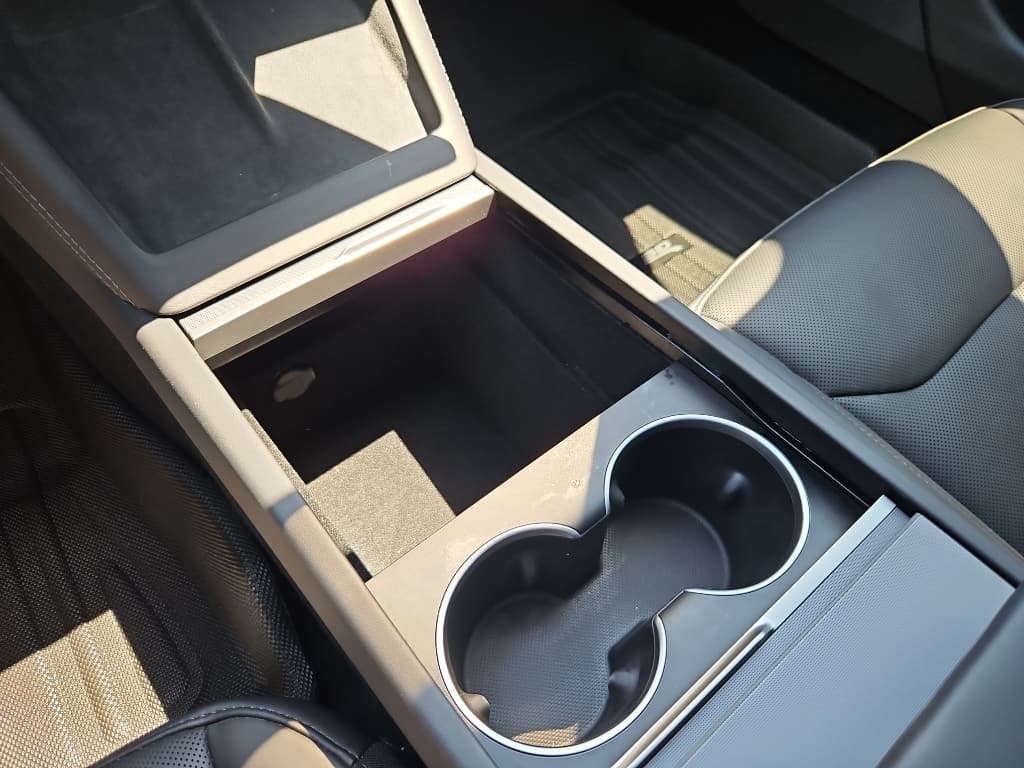 2025 Tesla Model 3 view 20