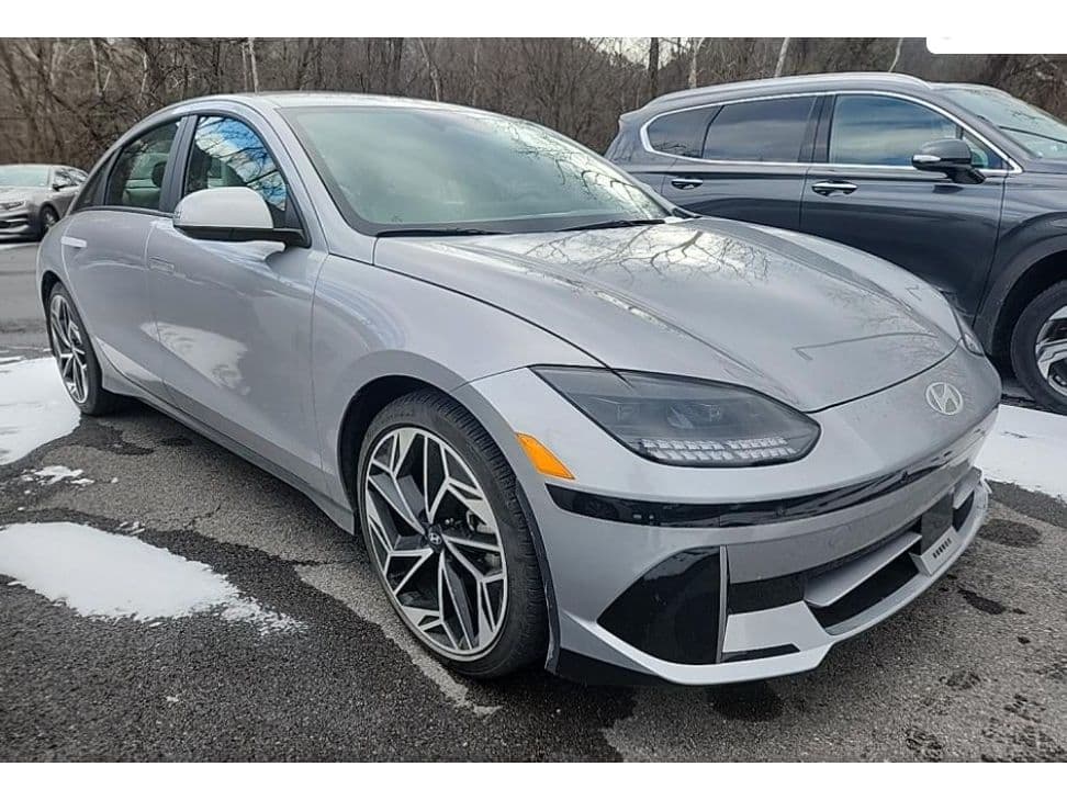 2023 Hyundai IONIQ 6 view 4