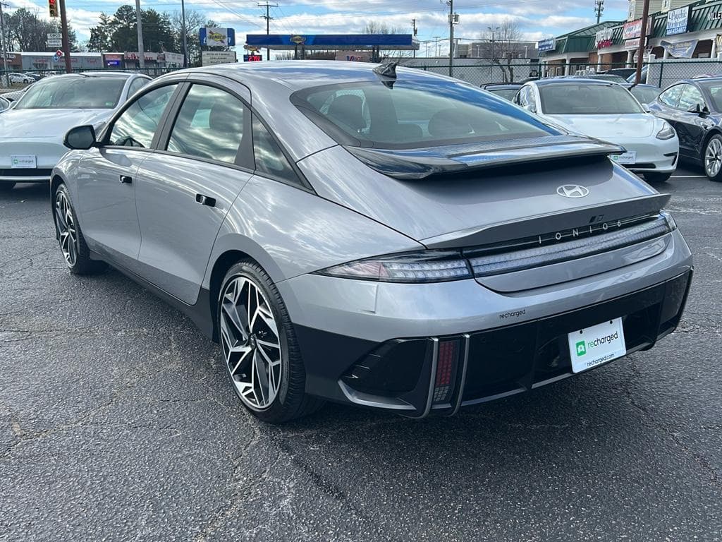 2023 Hyundai IONIQ 6 view 2