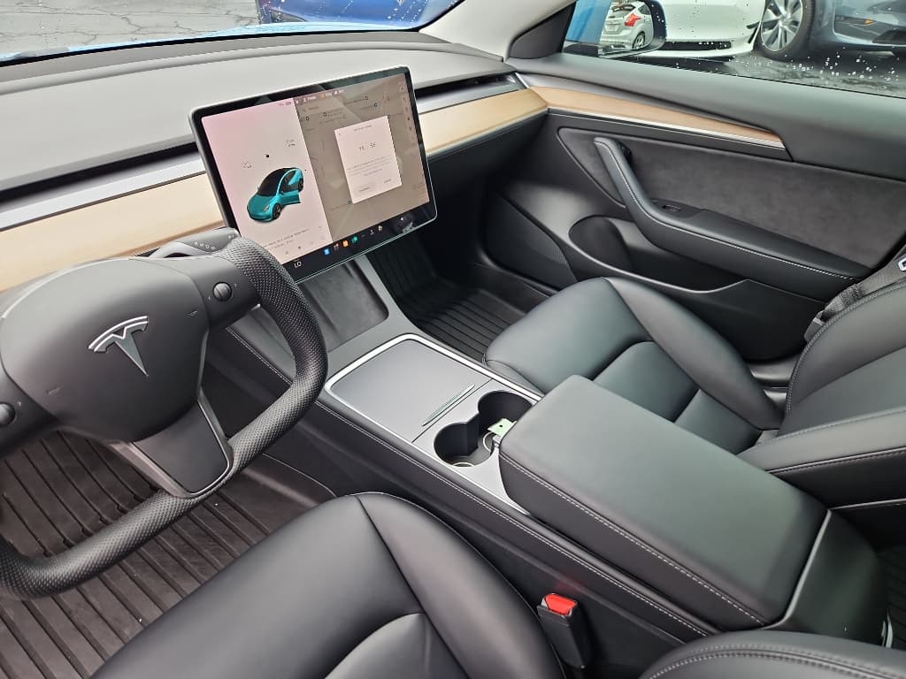 2021 Tesla Model 3 view 16