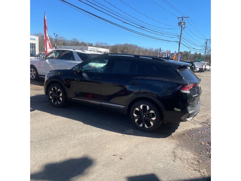 2023 Kia Sportage PHEV view 4