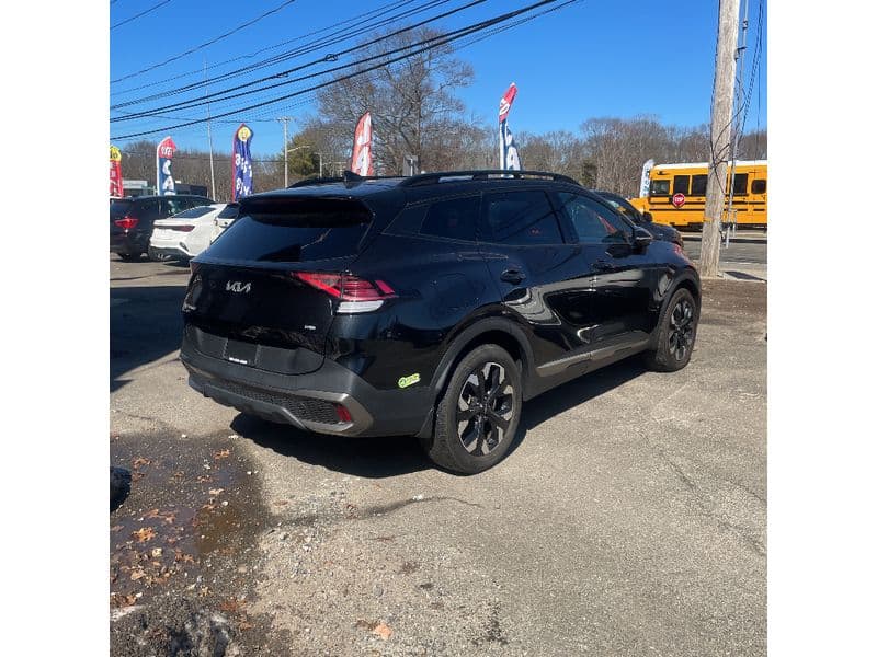 2023 Kia Sportage PHEV view 3