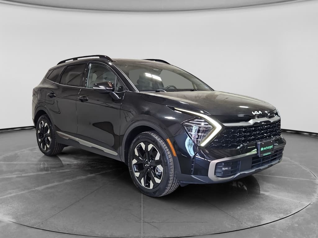 2023 Kia Sportage PHEV view 4