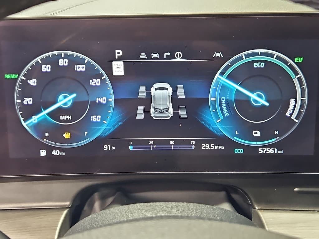 2023 Kia Sportage PHEV view 7