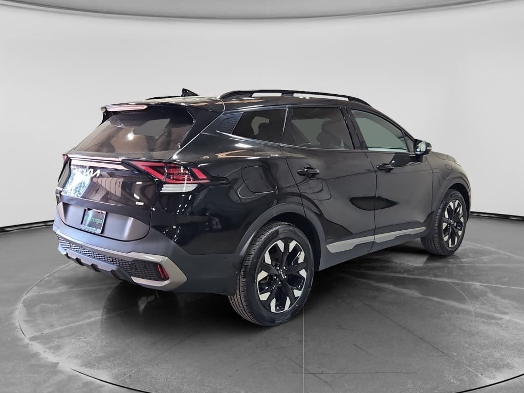 2023 Kia Sportage PHEV view 3