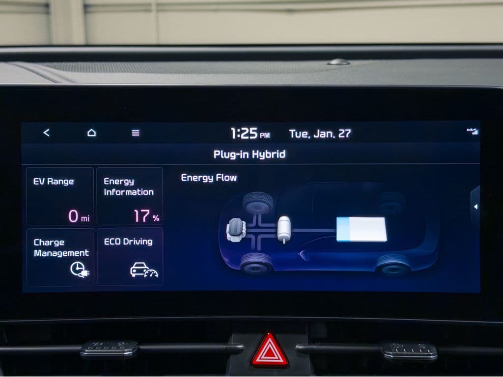 2023 Kia Sportage PHEV view 15