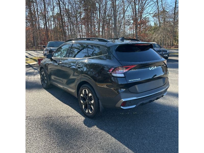 2023 Kia Sportage PHEV view 2