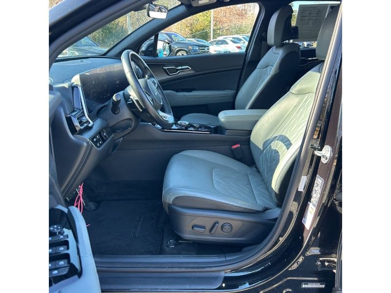 2023 Kia Sportage PHEV view 5