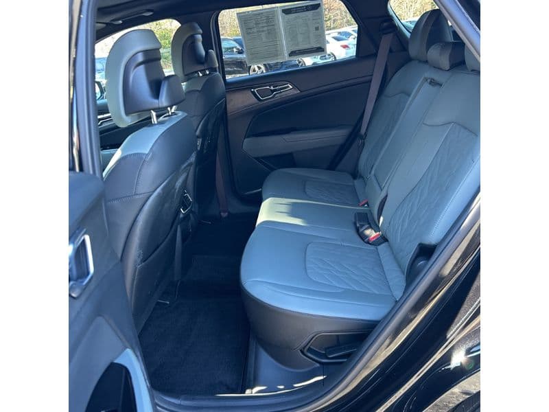 2023 Kia Sportage PHEV view 6