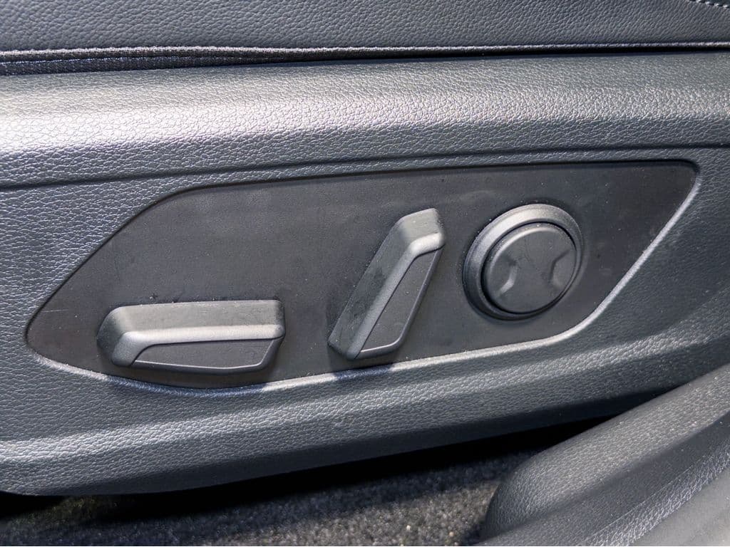 2023 Kia Sportage PHEV view 7