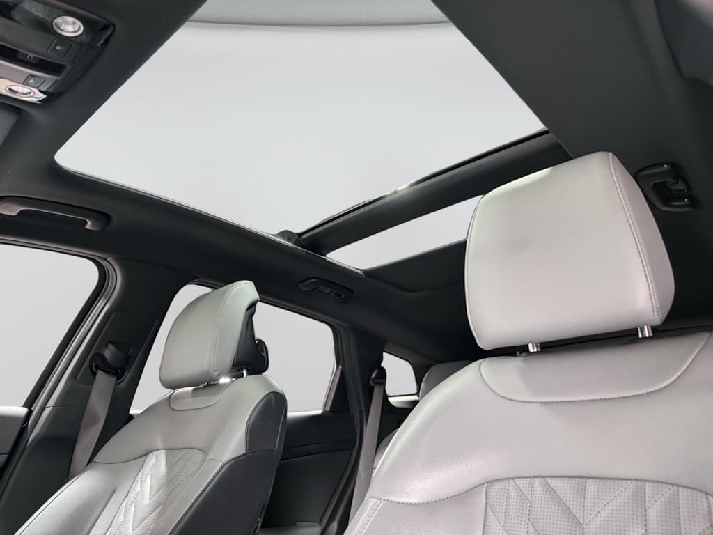 2023 Kia Sportage PHEV view 26