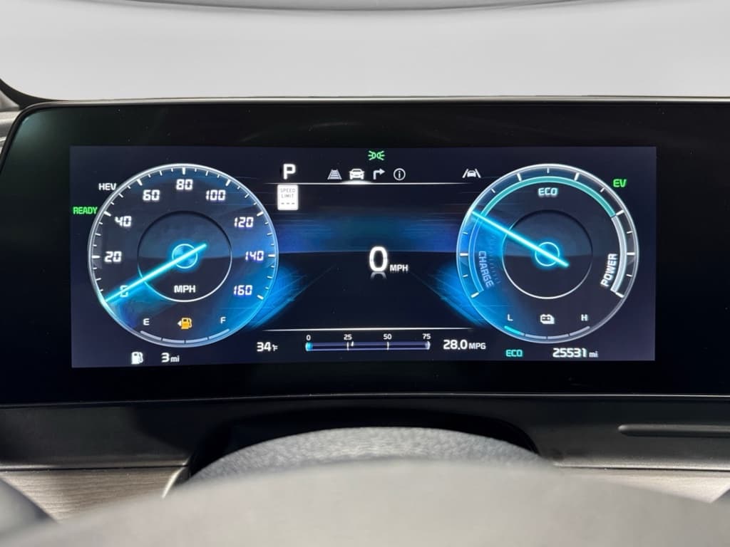 2023 Kia Sportage PHEV view 10