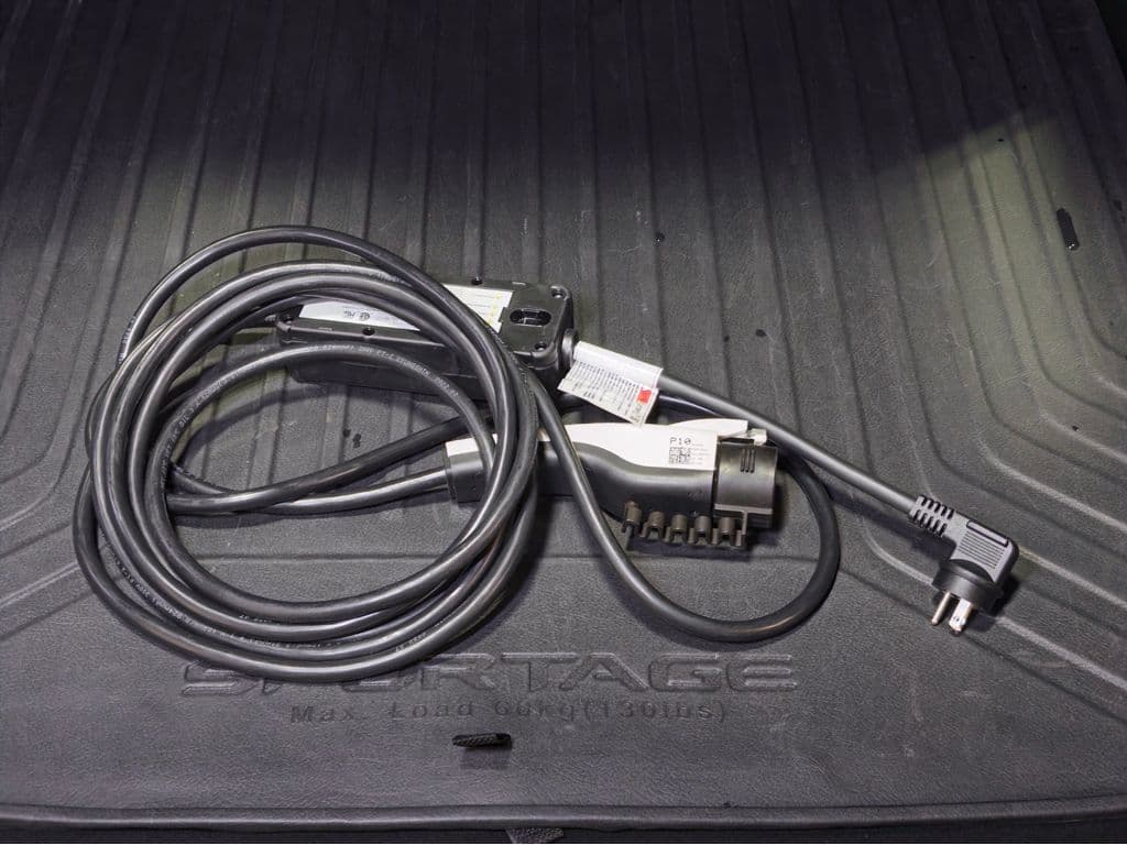 2023 Kia Sportage PHEV view 6