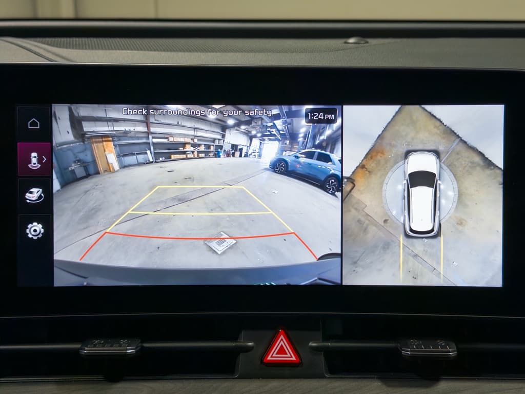 2023 Kia Sportage PHEV view 16