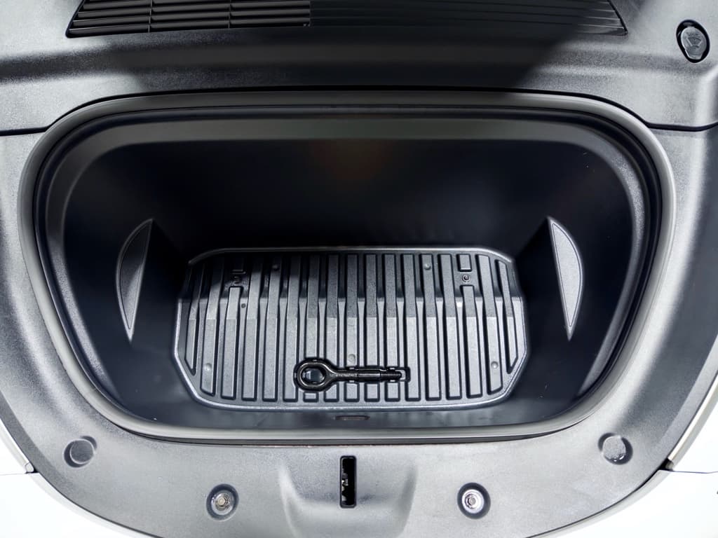 2020 Tesla Model Y view 24